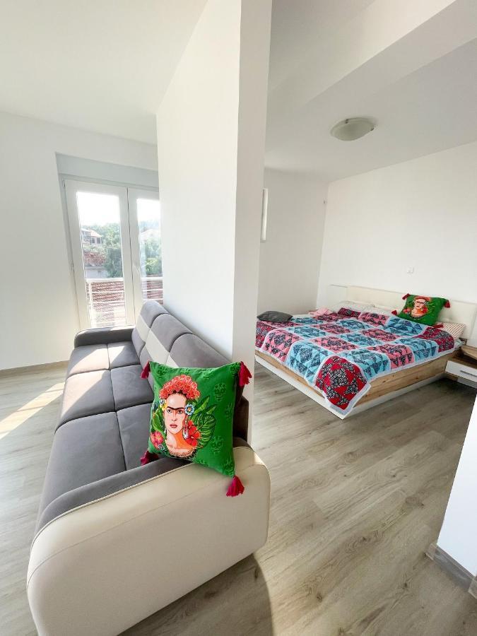 Apartment Upart House