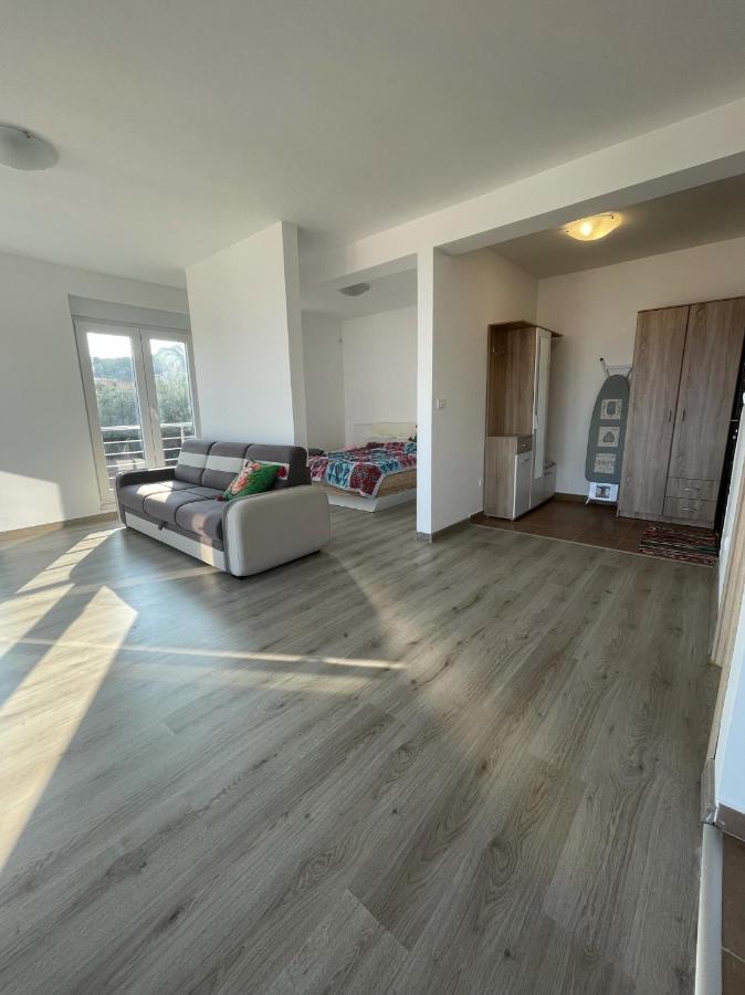 Upart House * Petrovac